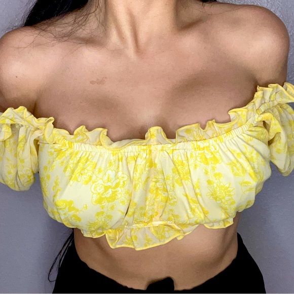 Dolls Kill Sugar Thrillz Yellow Belle Crop Top SZ SMALL - Picture 2 of 3